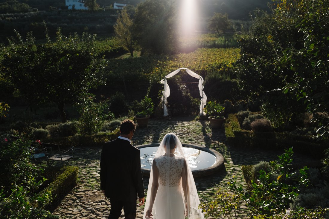 wedding photographer in tuscany. Bride & Groom in private villa in Tuscany